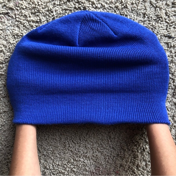Royal blue smiley face beanie - Picture 5 of 6
